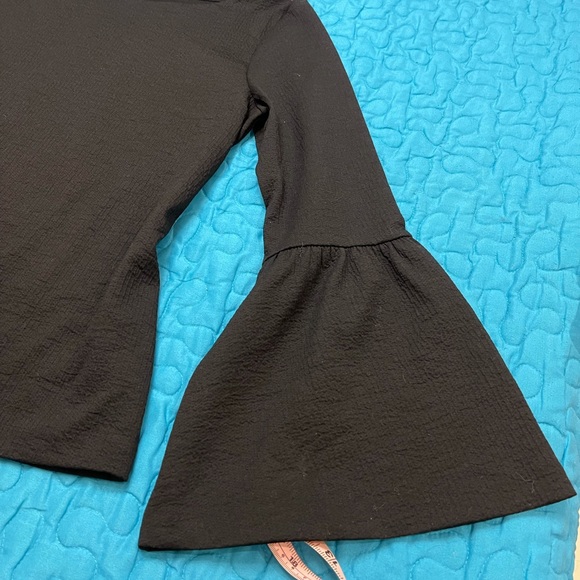 BLACK Ann Taylor Pull Over Bell Sleeve Blouse L - Picture 4 of 11